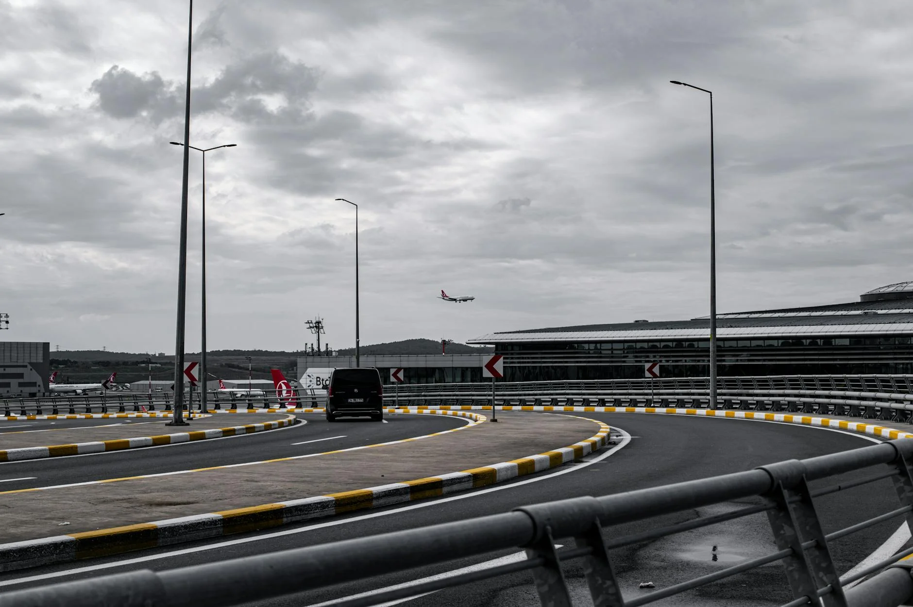 cek cctv online terminal 3 dan area sekitar dengan hikvision