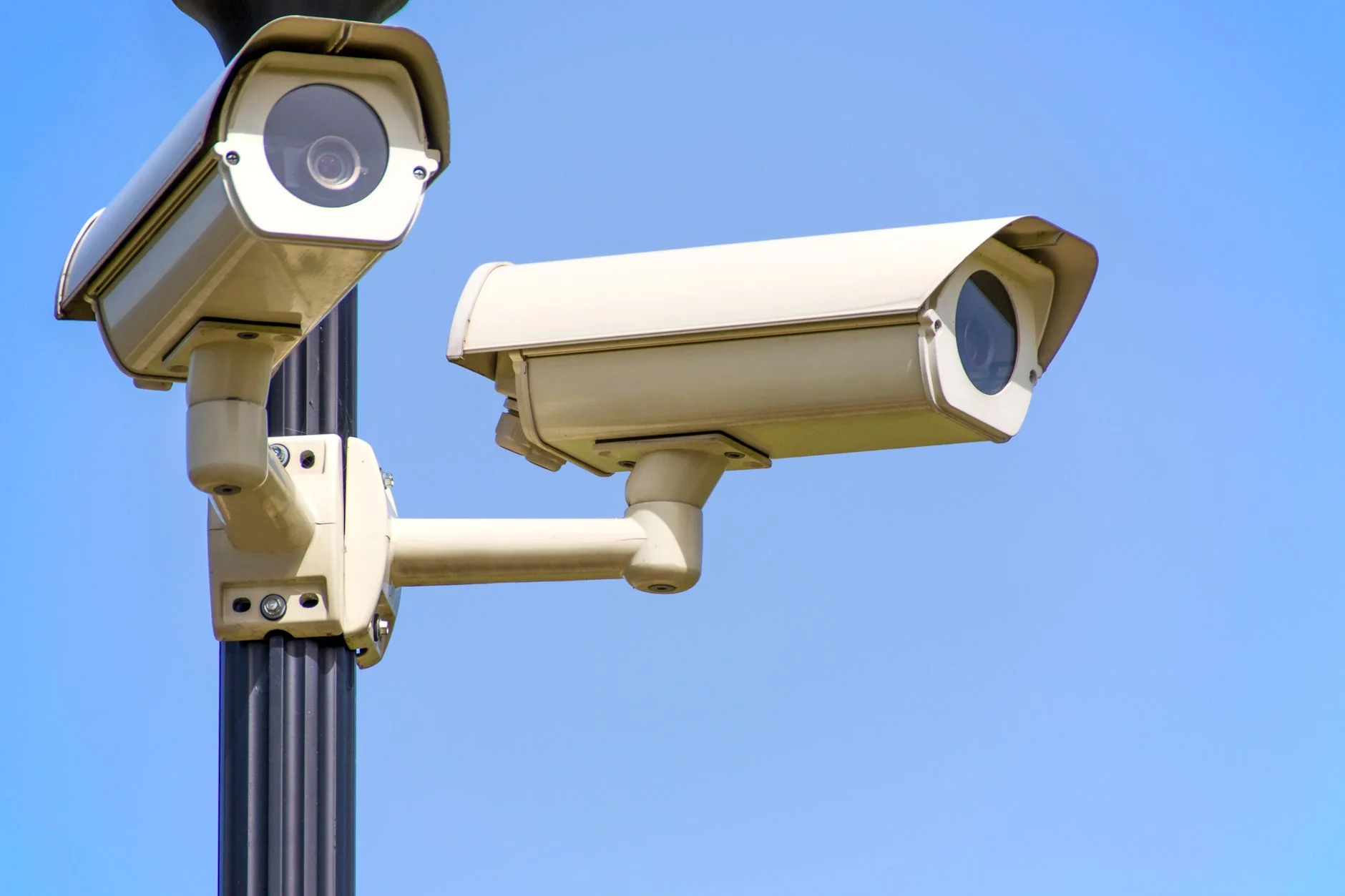 CCTV Pengenalan Wajah untuk Verifikasi Cepat