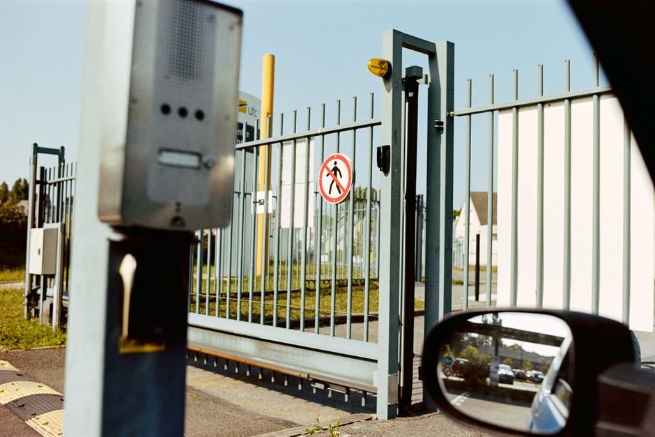 Data Center Physical Security: Lindungi Aset Digital dari Ancaman