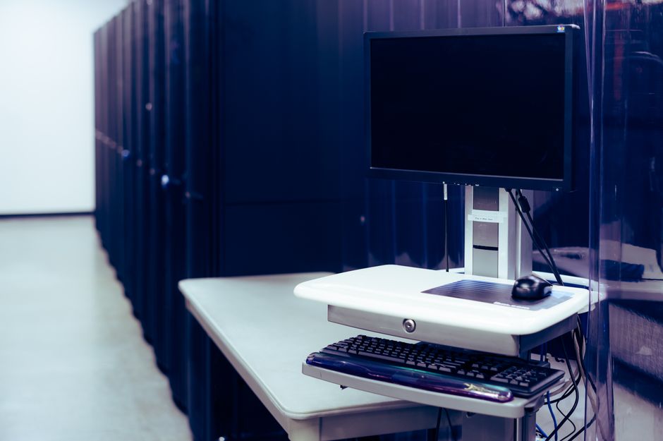 Data Center Monitoring Nonstop: Kunci Keandalan Fasilitas Kritis