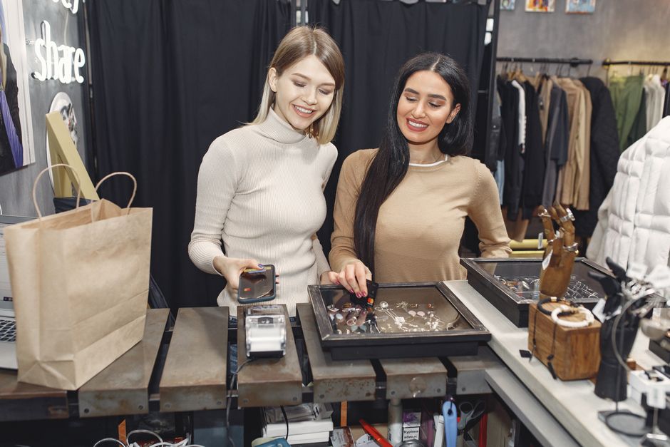 Solusi People Counting untuk Retail